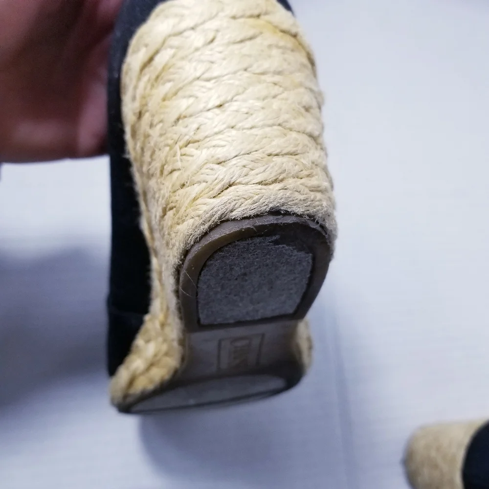CHAPS OPEN TOE WEDGE ESTIMATED SIZE 6.5